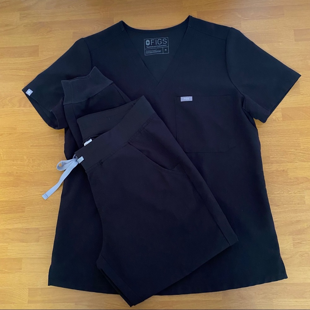 FIGS Scrubs Black Med Set